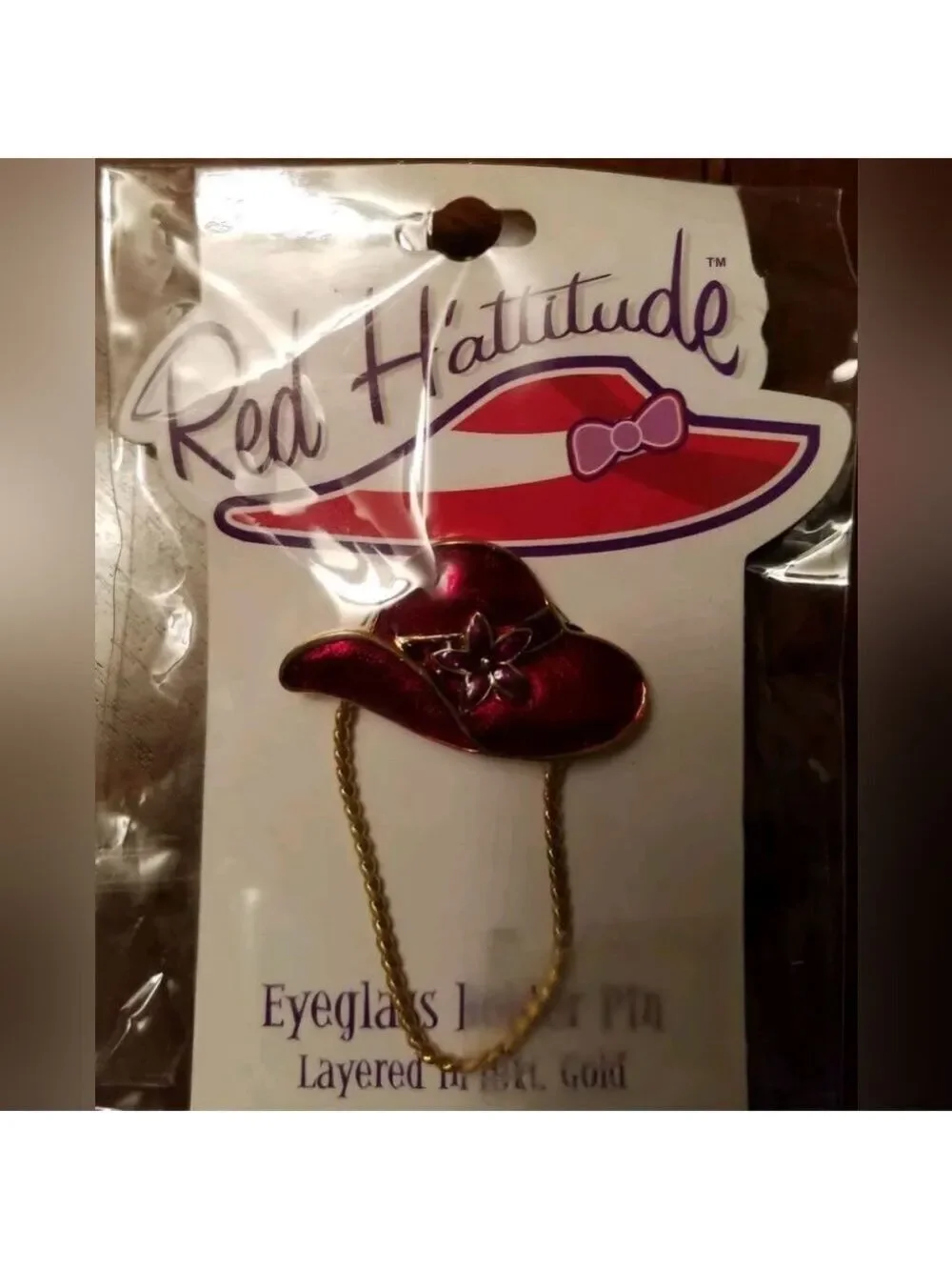 NEW Red Hat HATTITUDE 18 KT GOLD EYEGLASS HOLDER NWT